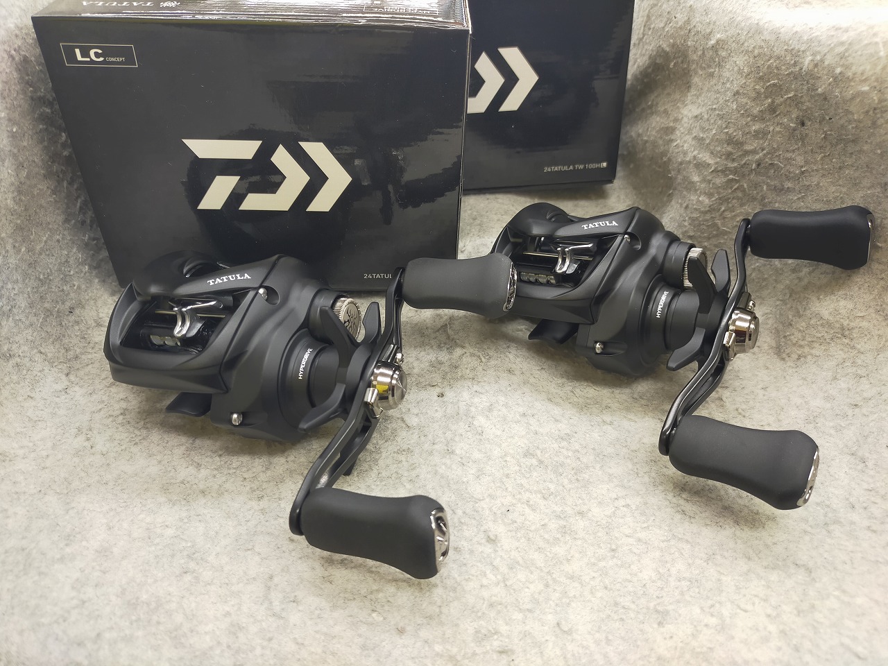 新製品【ダイワ】24タトゥーラTW 100HL/100XHL【ジャッカル】マエコン